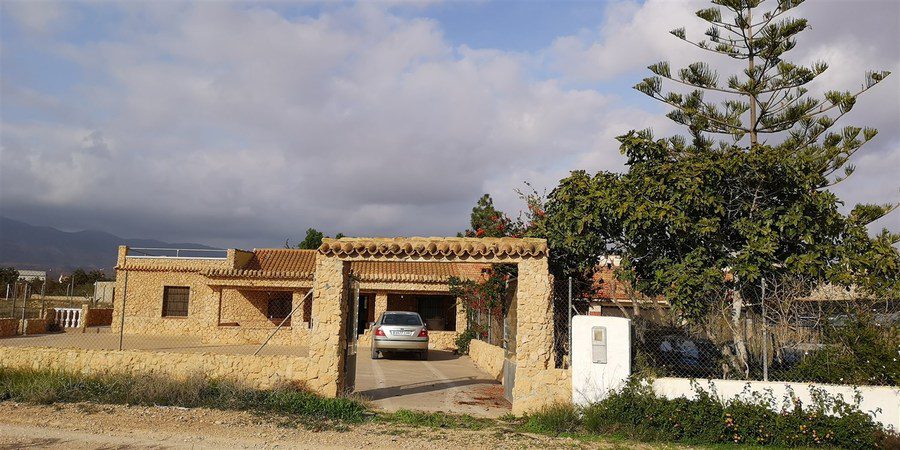 https://fuentealamorealestate.com/images/osproperty/properties/1495/1099-country-house-for-sale-in-fuente-alamo-de-murcia-17939-large.jpg